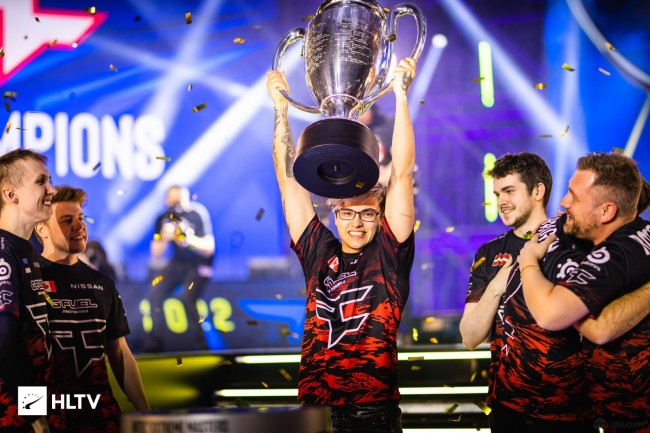 PSG官宣新赛季大名单：上单Hanabi与Azhi轮换