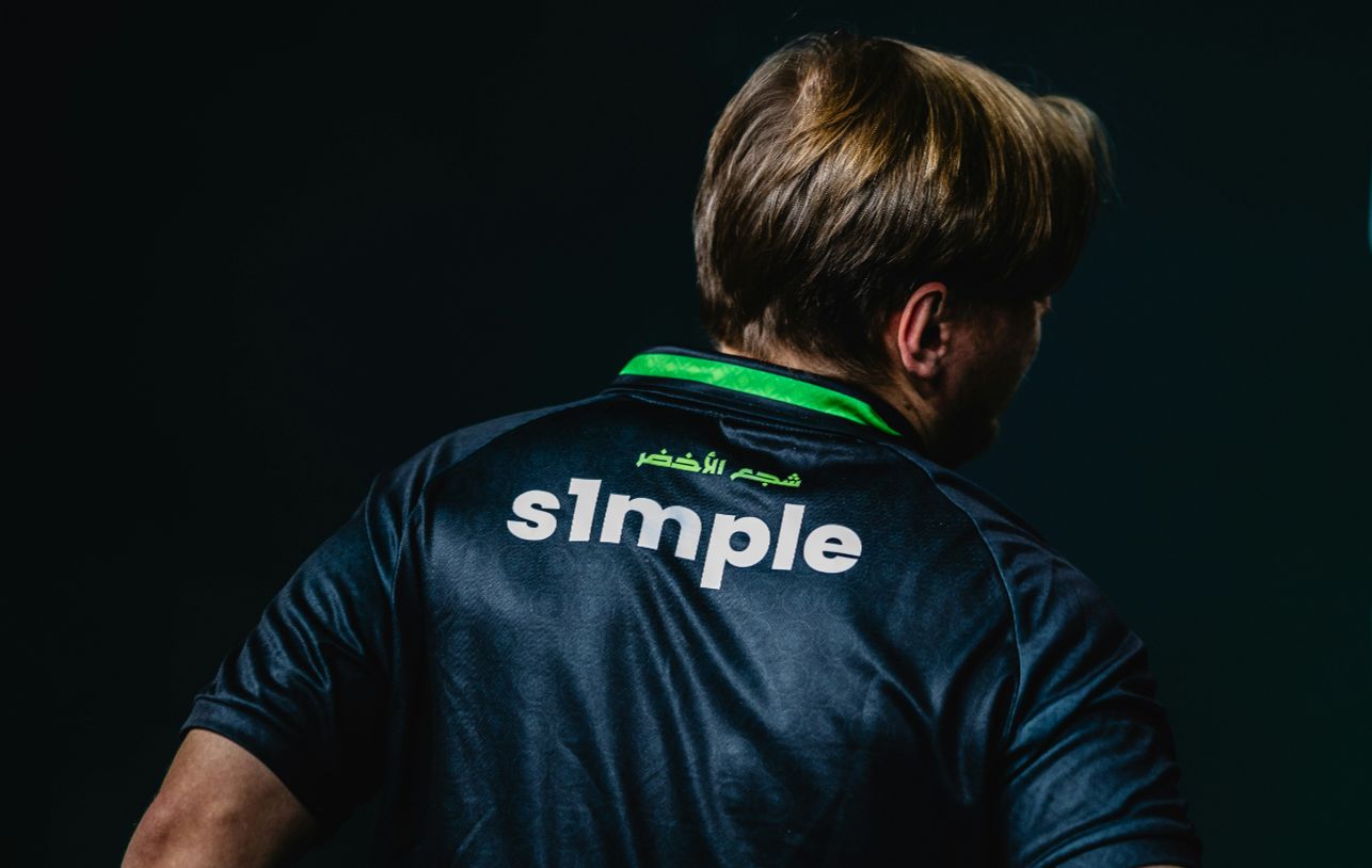 LPL夏季赛W5D3：晴天交手Yskm，Rookie对阵Scout